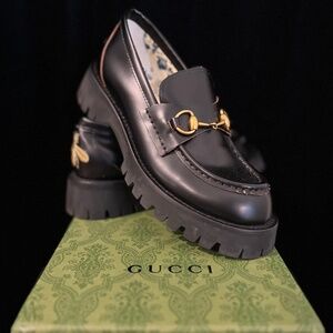 GUCCI Leather Lug Sole Horsebit Loafers EU 40 - Like New!